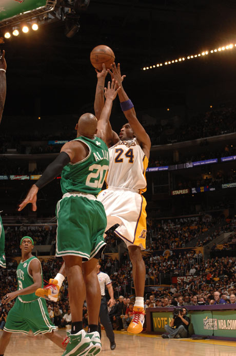 圣诞大战科比27分一雪前耻 绿衫崩溃19连胜终止