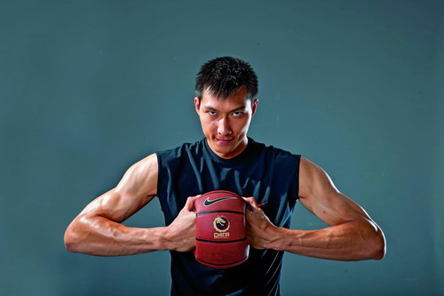 篮网证实易建联将战全运缺阵季前赛或影响前途