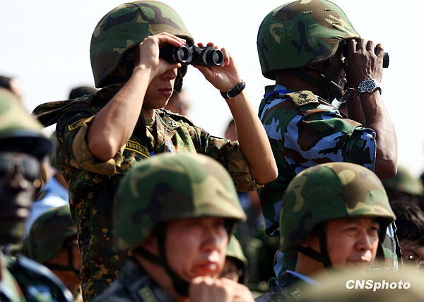 "前锋-2009a"军事演习精彩瞬间(图)