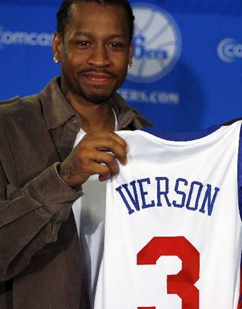 艾弗森泪洒新闻发布会ai愿在费城结束职业生涯