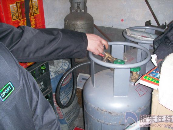 非法液化气站私自倒气罚