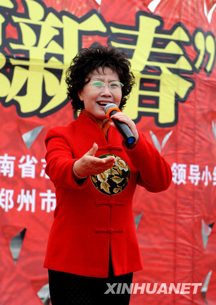 虎美玲:文化建设"三贴近"服务基层服务群众