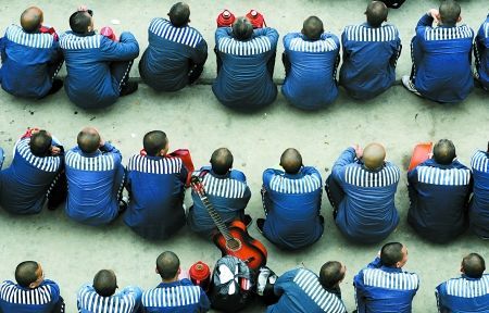 河南周口监狱3000多名犯人大转移(组图)