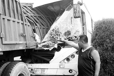 济聊高速开发区收费站附近以及茌平东10公里左右发生十余起交通事故