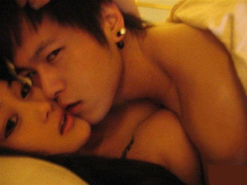 足球宝贝张馨予曝不雅照领衔新艳照门图