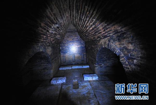 南京发现南唐陵墓 墓主疑为李煜皇后(组图)