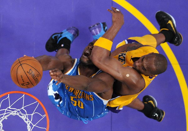 科比肘击奥卡福遭严惩 联盟裁定为一级恶意犯规