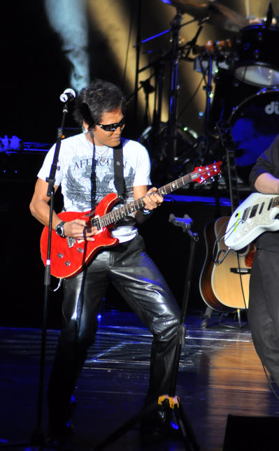 齐秦青岛开个唱 称旧爱王祖贤点滴都值得怀念