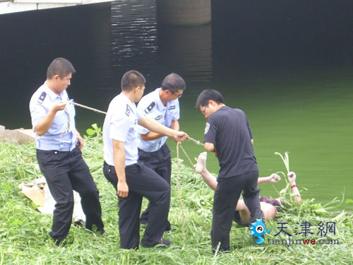 新開河邊驚現半裸女屍原因不明圖