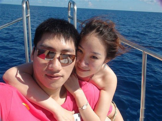 唐正东与妻子大秀恩爱