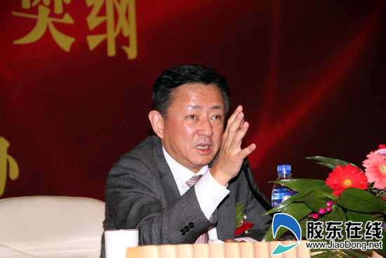 著名经济学家樊纲博士来烟进行专题讲座