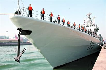 海军护航编队从胶州湾起航 奔赴亚丁湾(组图)