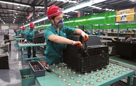 新闻中心 国内 实用新闻 正文  再生利用   旧家电拆解的塑料,清洗后