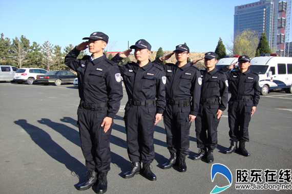 莱山巡警配发特警服装强化维稳处突能力组图