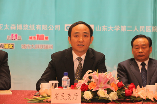 省民政厅副厅长,新闻发言人王建东出席新闻发布会大众网济南5月13日讯