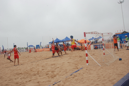 今天上午,中国队将迎战独立奥林匹克运动员,决出本届亚沙会沙滩手球