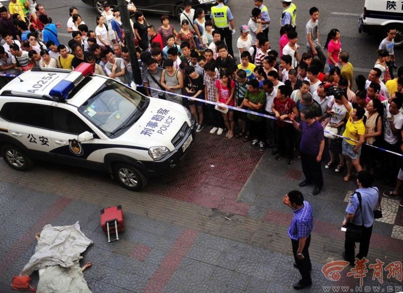 组图西安拾荒男当街砍死21岁女子