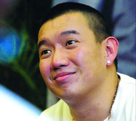 杜汶泽坐车分外小心