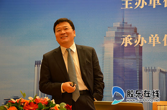 烟台万华聚氨酯有限公司寇光武常务副总裁介绍情况报告会后,组织与会