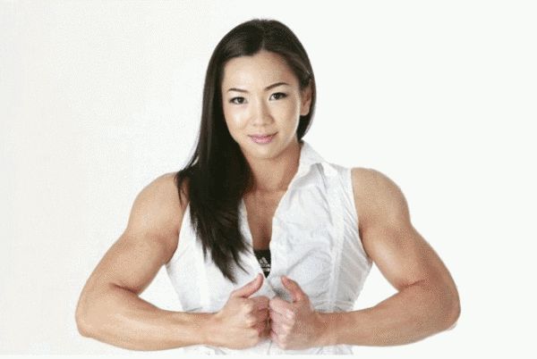 高清:萝莉脸肌肉女爆红 女版詹姆斯震撼网络
