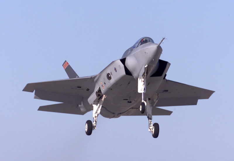 高清:洛马jsf项目x-35绝密生产试飞照