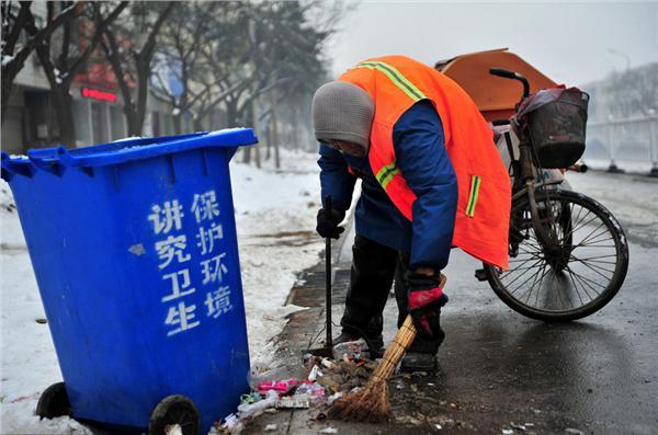 史上最美最久临时工 河南78岁环卫工(组图)