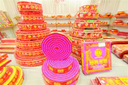 青岛鞭炮仓库探秘 民警把守谢绝手机打火机 山东新闻 烟台新闻网 胶东