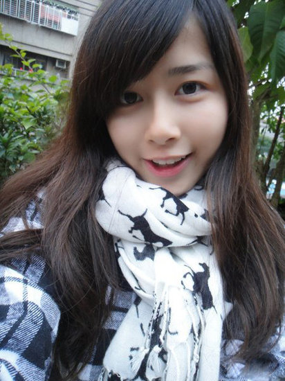 台湾最美校花慕容 气质清纯pk"奶茶"(组图)