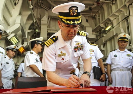 美軍夏洛號巡洋艦艦長在蘭州號驅逐艦上留言.