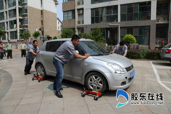 社区配消防通道清障利器轻松移开随意停放车辆