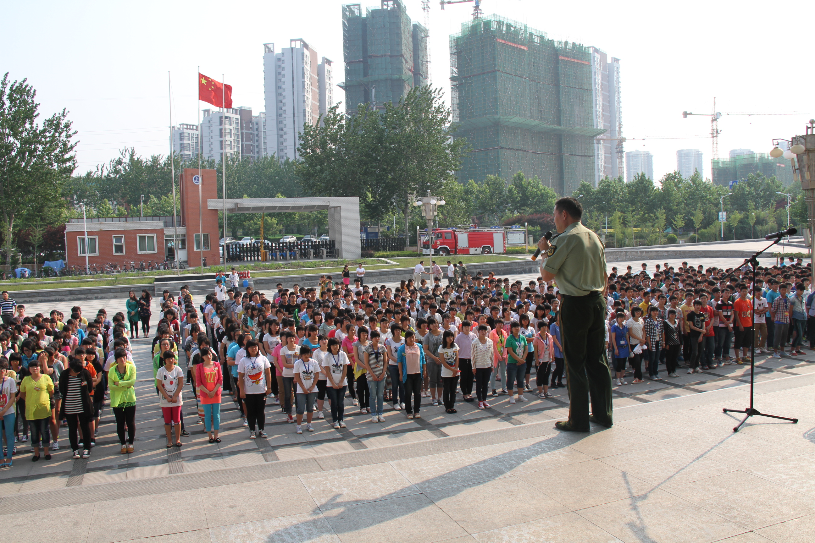 烟台船舶工业学校五千多名师生参加消防演练