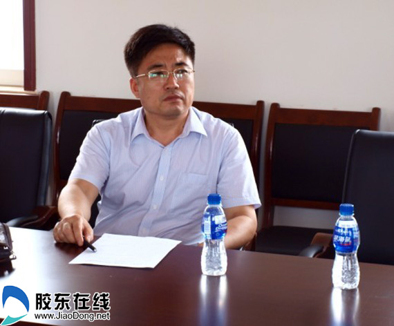 市司法局副局长杨秀全听取汇报