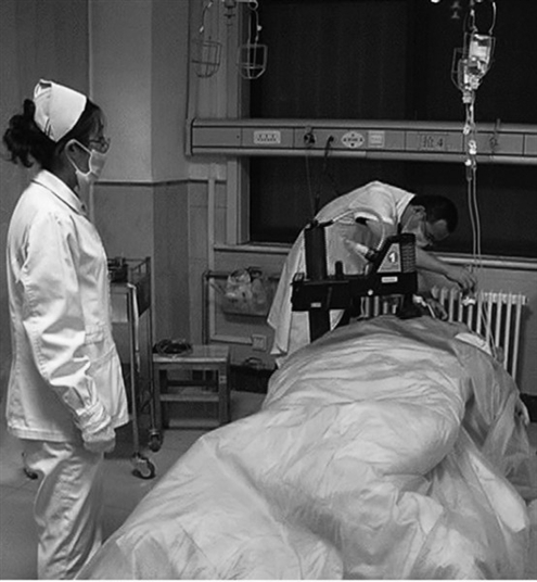 疑因饮酒过量男子晕倒公交车上后抢救无效死亡