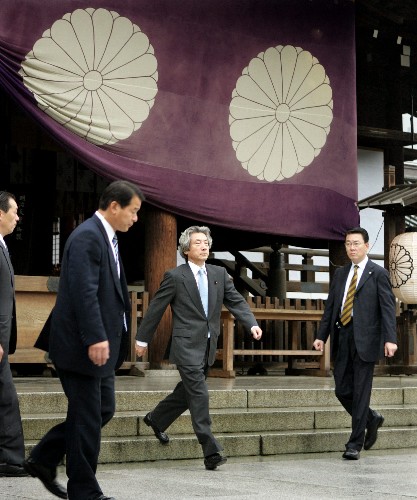 小泉鼓动安倍参拜靖国神社 称有一天中国会羞愧
