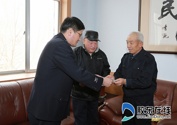 烟台公安局领导到莱阳走访慰问公安英模代表