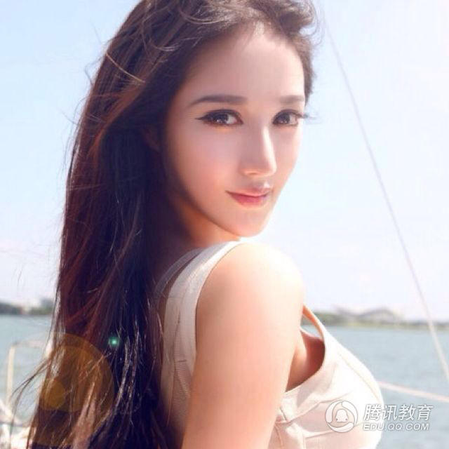 组图:上理工校花翁若青被称李嘉欣范冰冰合体