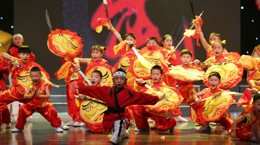 武术表演--《少年中国梦》 烟台万华武术学校选送