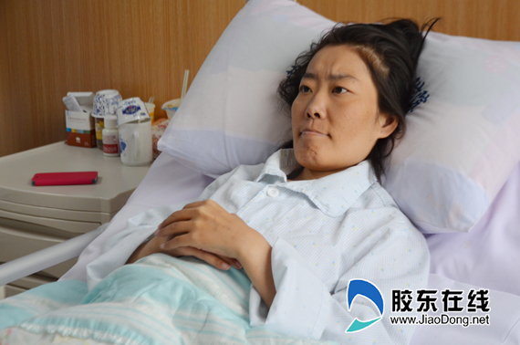 田娜骨瘦如柴卧病在床