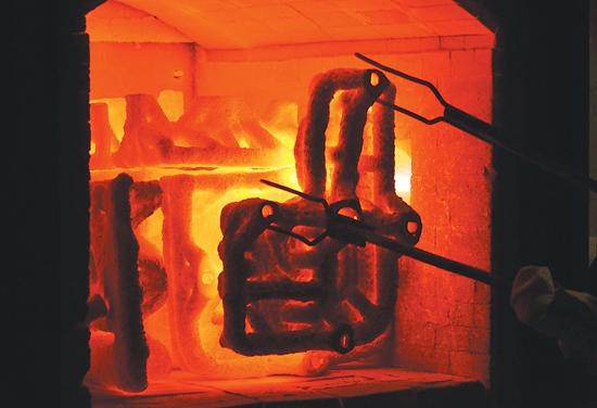 濒危失蜡法铸造技术得传承 再现"青铜时代"