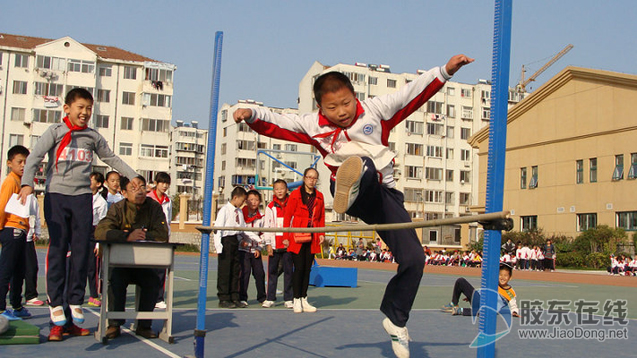 鲁峰小学开展举行首届校园体育节_烟台教育_胶东在线教育频道