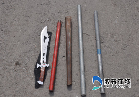 电子眼锁定套牌奥迪车内发现大砍刀等管制刀具