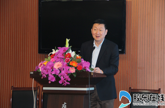 烟台山医院院长张树栋致辞李海燕在讲座中现场专家与孩子合影胶东在线