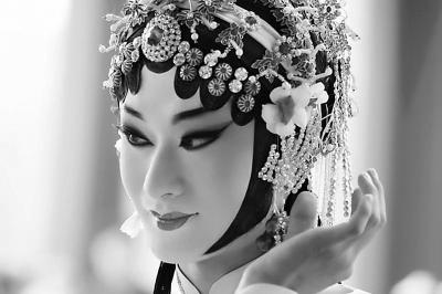 收入低,偏见多 男旦艺术"尴尬症"怎么破?