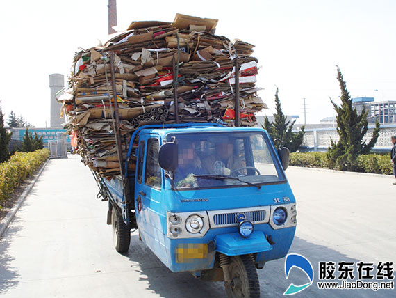 农用三轮车超期脱检还超载300% 上路被查获(图)