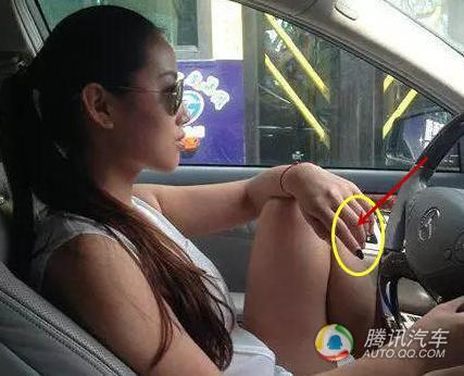 先来看个段子:"只有女屌丝才需要学开车,女神只需要优雅的上下车.