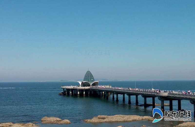 图告别酷暑模式烟台蓝下的大海静谧瑰丽