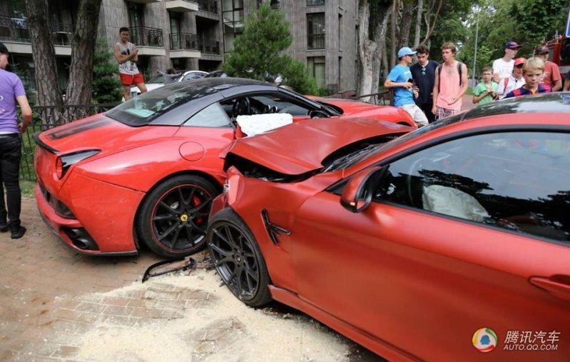 红色宝马撞红色法拉利双方维修费尴尬了