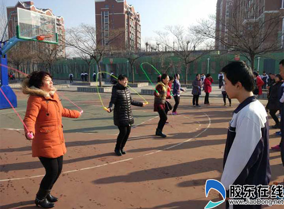 招远市丽湖学校多彩活动庆元旦