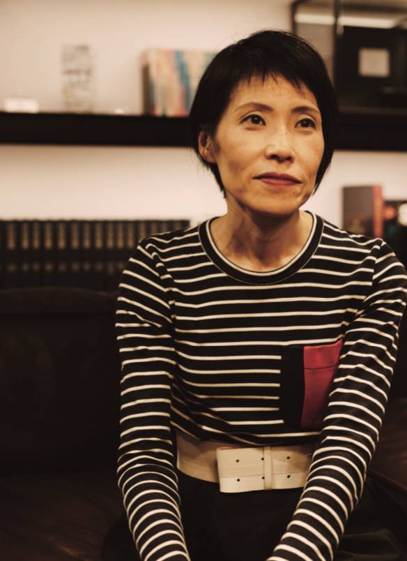 作为专栏作家,川岛蓉子《日经bussiness》上的专栏名叫:土鳖社长毁掉