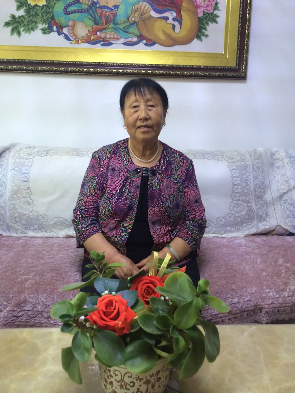 女,出生于1940年8月,山东省蓬莱市北沟镇北王绪村村民